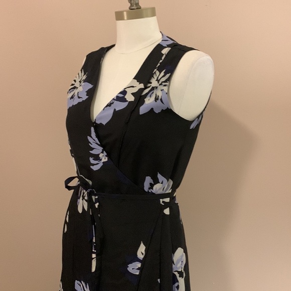 BANANA Republic Navy Color Floral Design Maxi Dress Size S- Like New. - Picture 7 of 15